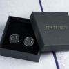 Cadeaux avec le nom: Boutons de manchette carrés en argent gravés Cadeaux avec le nom: Boutons de manchette carrés en argent gravés