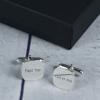 Cadeaux avec le nom: Boutons de manchette en argent carrés personnalisés gravés Cadeaux avec le nom: Boutons de manchette en argent carrés personnalisés gravés