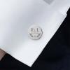 Cadeaux avec le nom: Boutons de manchette en argent gravé pour le marié Cadeaux avec le nom: Boutons de manchette en argent gravé pour le marié