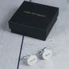 Cadeaux avec le nom: Boutons de manchette ronds en argent gravés Cadeaux avec le nom: Boutons de manchette ronds en argent gravés