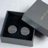 Cadeaux avec le nom: Boutons de manchette ronds en argent gravés Cadeaux avec le nom: Boutons de manchette ronds en argent gravés