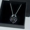 Bijoux personnalisés: Pendentif personnalisé en argent divisible en forme de coeur Bijoux personnalisés: Pendentif personnalisé en argent divisible en forme de coeur