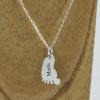 Bijoux personnalisés: Pendentif pied de bébé personnalisé en argent Bijoux personnalisés: Pendentif pied de bébé personnalisé en argent