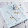 Cadeaux brodés: Ensemble couverture et doudou brodés Cadeaux brodés: Ensemble couverture et doudou brodés