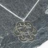 Bijoux personnalisés: Pendentif arabesque en argent gravé Bijoux personnalisés: Pendentif arabesque en argent gravé