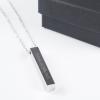 Bijoux personnalisés: Pendentif barre verticale gravée Bijoux personnalisés: Pendentif barre verticale gravée
