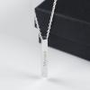 Bijoux personnalisés: Pendentif en argent à barre verticale gravée Bijoux personnalisés: Pendentif en argent à barre verticale gravée