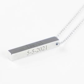 Pendentif en argent à barre verticale gravée Pendentif en argent à barre verticale gravée