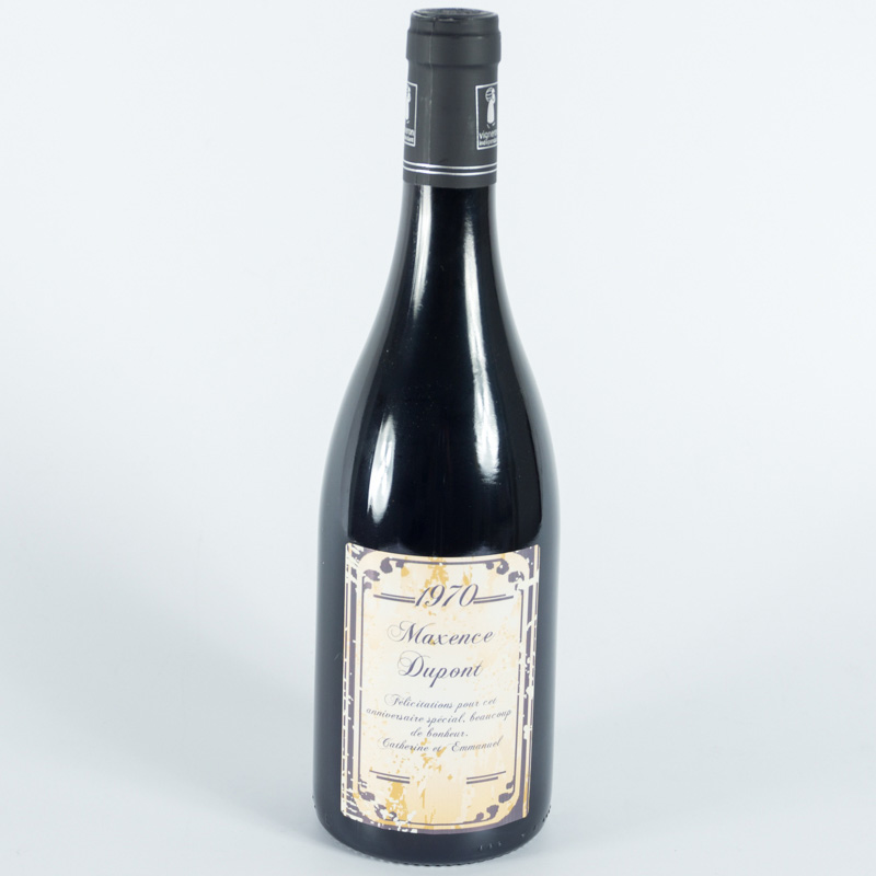 Cadeaux personnalisés: Boissons personnalisées: Bouteille de vin avec étiquette vintage