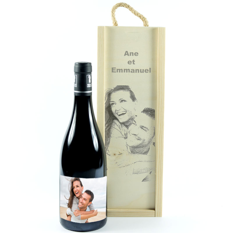 Cadeaux personnalisés: Boissons personnalisées: Bouteille de vin dans une boîte en bois personnalisée