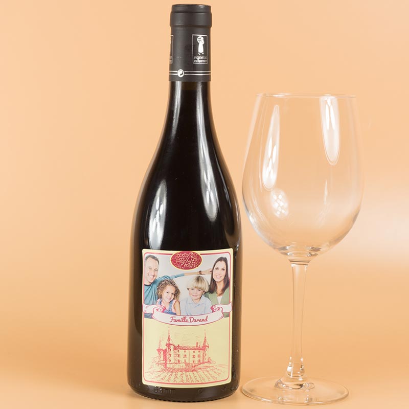 Cadeaux personnalisés: Boissons personnalisées: Bouteille de vin élégante