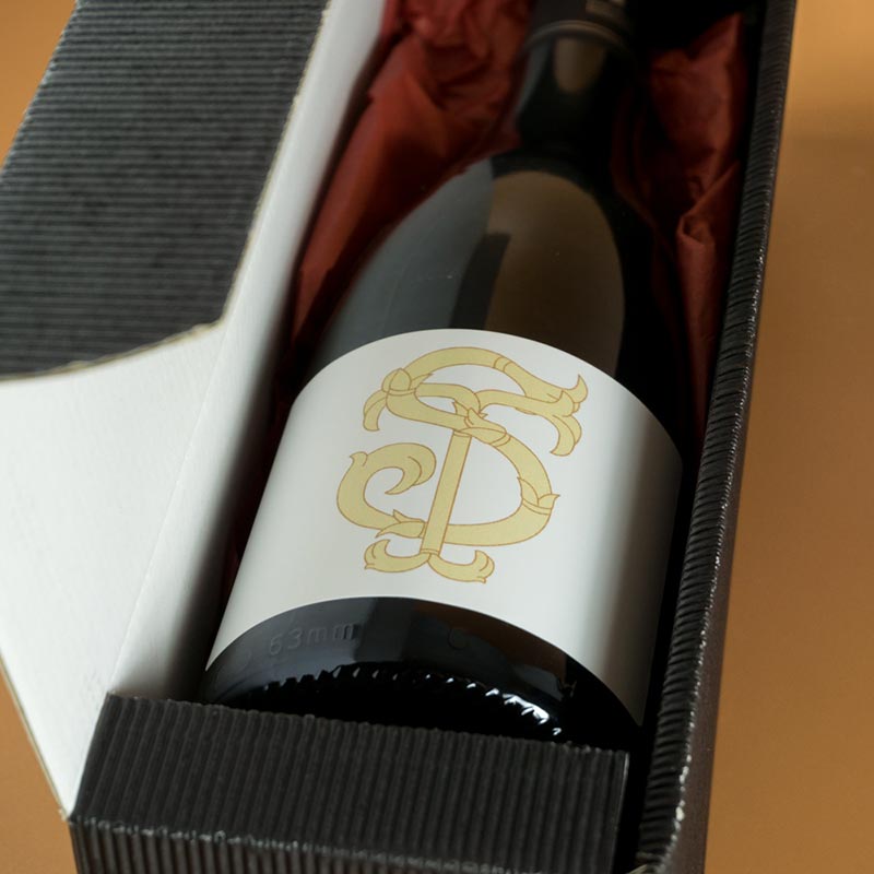 Cadeaux personnalisés: Boissons personnalisées: Bouteille de vin personnalisée avec monogramme
