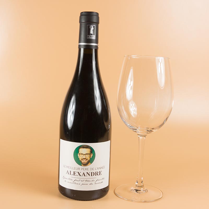 Cadeaux personnalisés: Boissons personnalisées: Bouteille de vin personnalisée élégante avec photo