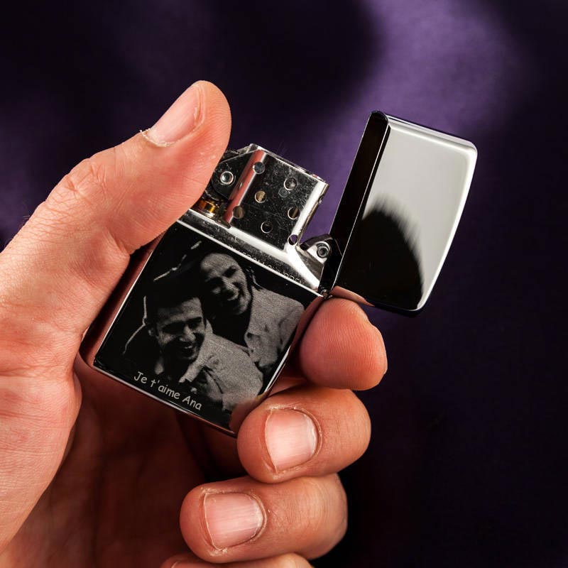 Cadeaux personnalisés: Cadeaux avec le nom: Briquet Zippo gravé avec photo