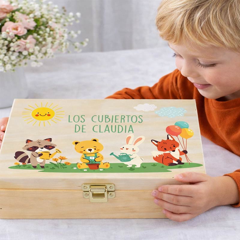 Cadeaux personnalisés: Couverts personnalis&eacute;s: Bo&icirc;te &agrave; couverts personnalis&eacute;e avec de petits animaux