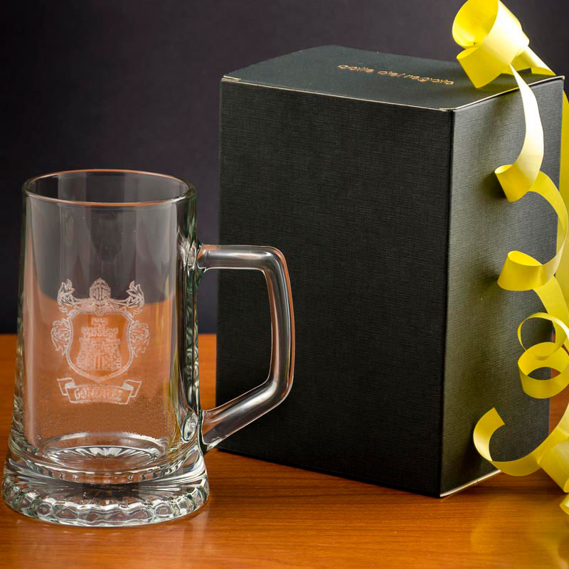 Cadeaux personnalisés: Cadeaux avec le nom: Chope de bière personnalisée avec logo et texte gravés