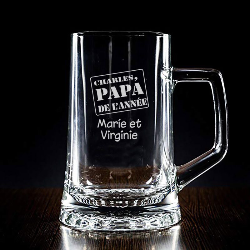 Cadeaux personnalisés: Art de la table personnalisé: Chope de bière pour le Papa de l'année