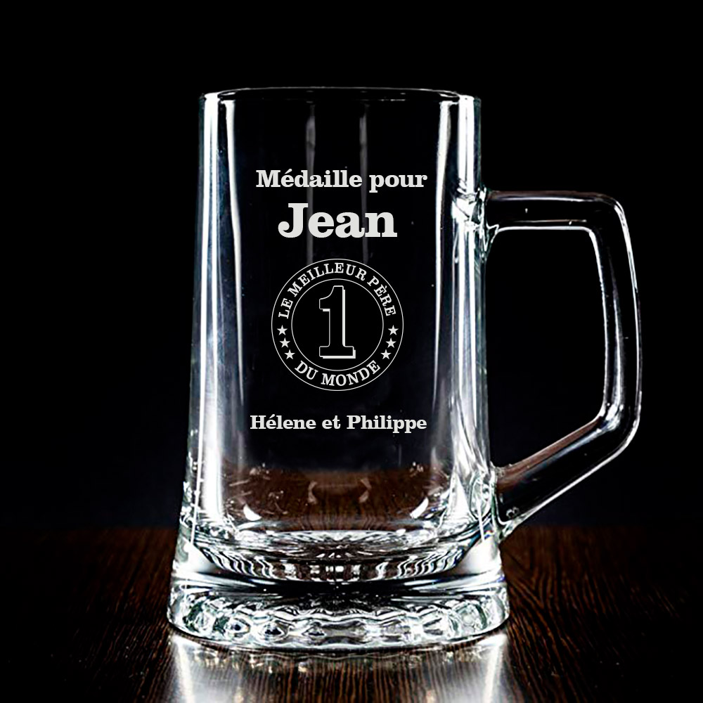 Cadeaux personnalisés: Art de la table personnalisé: Chope de bière avec médaille pour le meilleur des papas