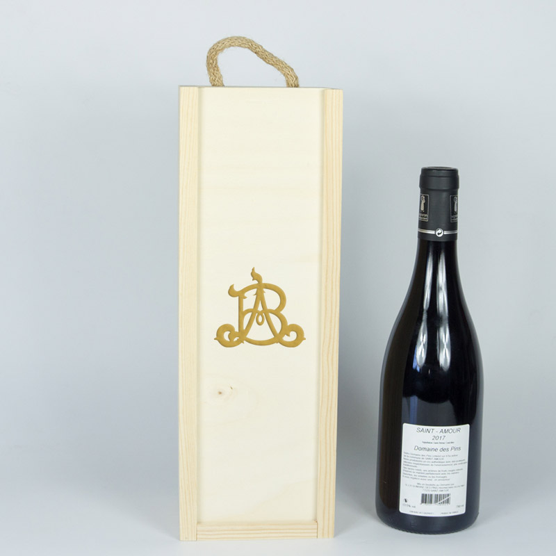 Cadeaux personnalisés: Cadeaux avec le nom: Coffret de bouteilles avec monogramme gravé