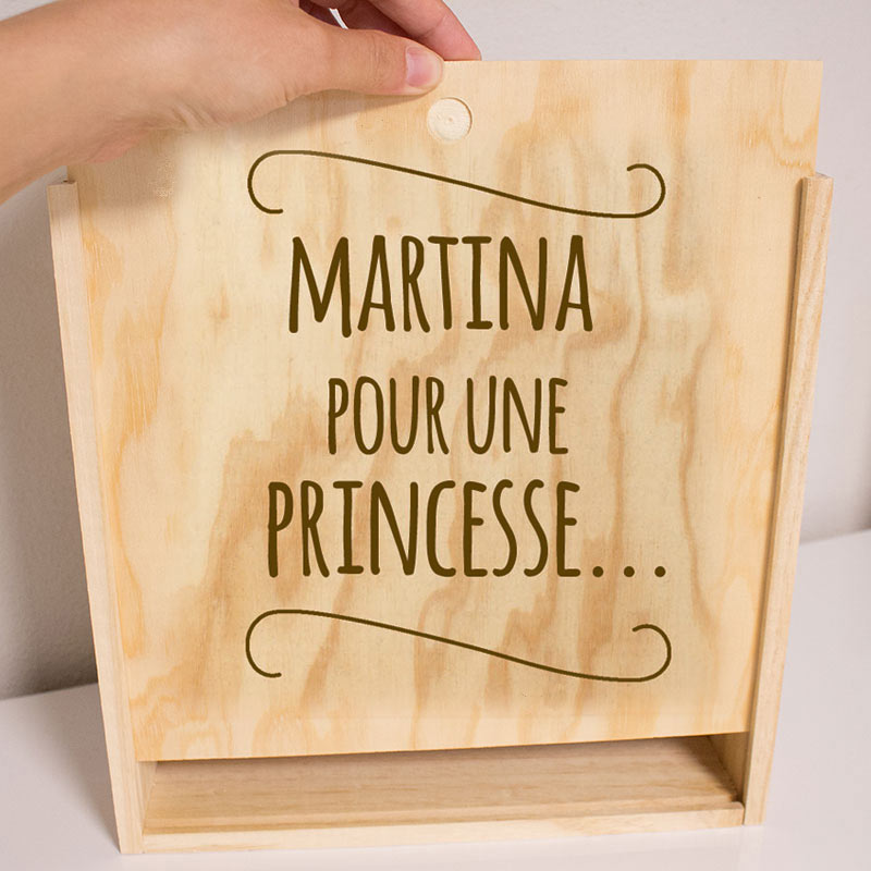 Cadeaux personnalisés: Cadeaux avec le nom: Coffret en bois personnalisé gravé