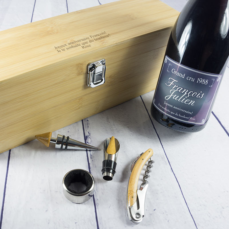 Cadeaux personnalisés: Boissons personnalisées: Coffret sommelier gravé avec vin personnalisé