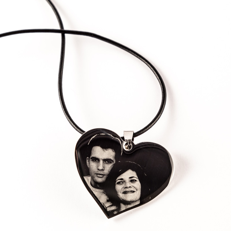 Cadeaux personnalisés: Bijoux personnalisés: Pendentif coeur avec photo gravée