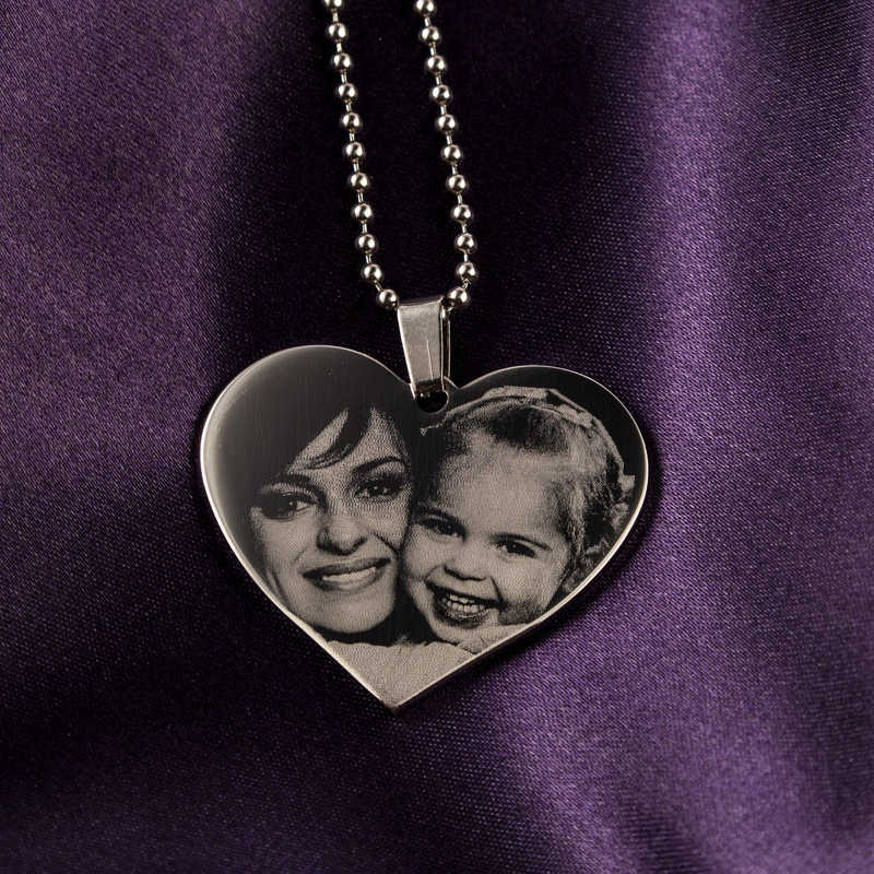 Cadeaux personnalisés: Bijoux personnalisés: Pendentif coeur avec photo gravée