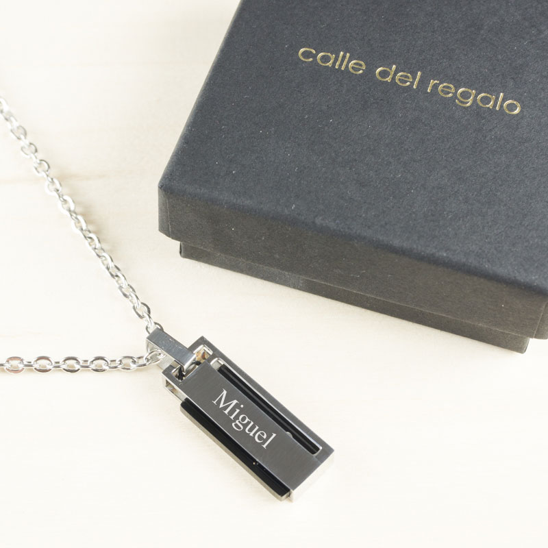 Cadeaux personnalisés: Bijoux personnalisés: Pendentif personnalisé avec plaque noire