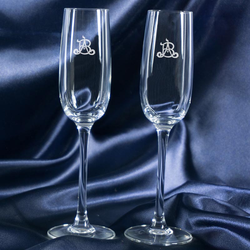 Cadeaux personnalisés: Art de la table personnalisé:  Coupes de champagne avec monogramme gravé