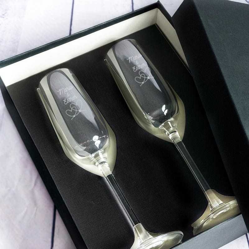 Cadeaux personnalisés: Art de la table personnalisé: Flûtes à champagne gravées avec cristaux Swarovski pour les couples