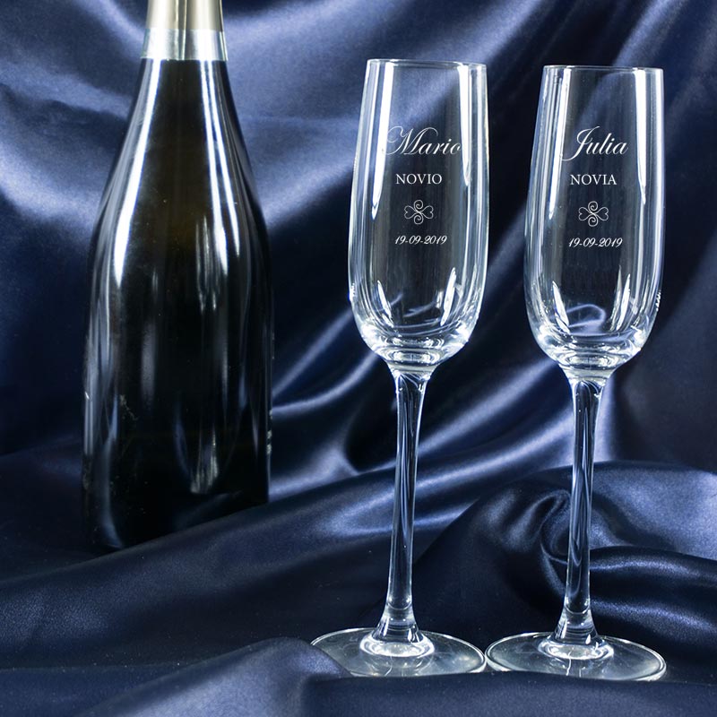 Cadeaux personnalisés: Art de la table personnalisé:  Flûtes de champagne personnalisées pour les mariés