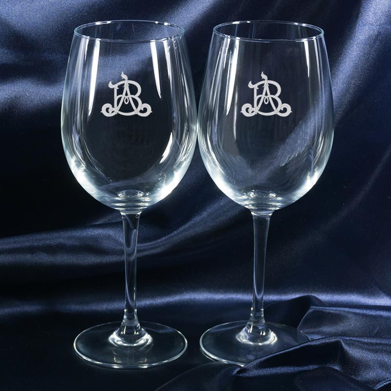 Cadeaux personnalisés: Art de la table personnalisé: Verres à vin avec monogramme gravé