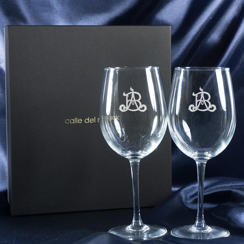 Cadeaux personnalisés: Art de la table personnalisé: Verres à vin avec monogramme gravé