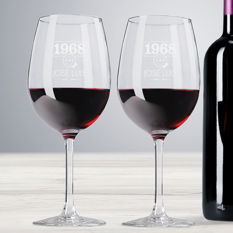 Cadeaux personnalisés: Art de la table personnalis&eacute;: Verres &agrave; vin grav&eacute;s avec l'ann&eacute;e de naissance