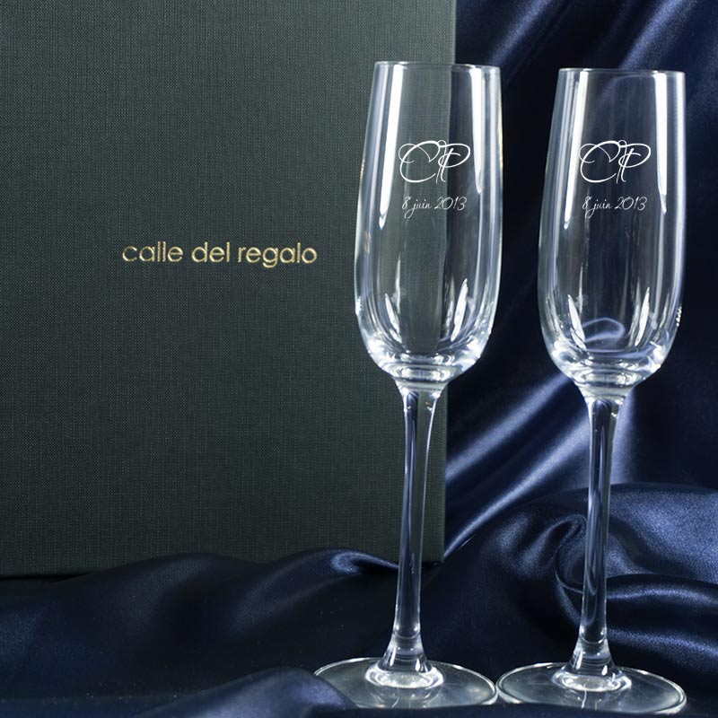 Cadeaux personnalisés: Art de la table personnalisé: Coupes de champagne avec initiales gravées