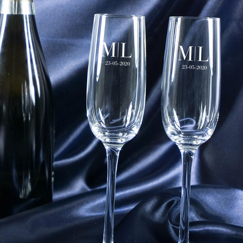 Cadeaux personnalisés: Art de la table personnalisé: Coupes de champagne monogrammées