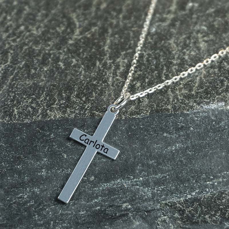 Cadeaux personnalisés: Bijoux personnalisés: Croix en argent personnalisée