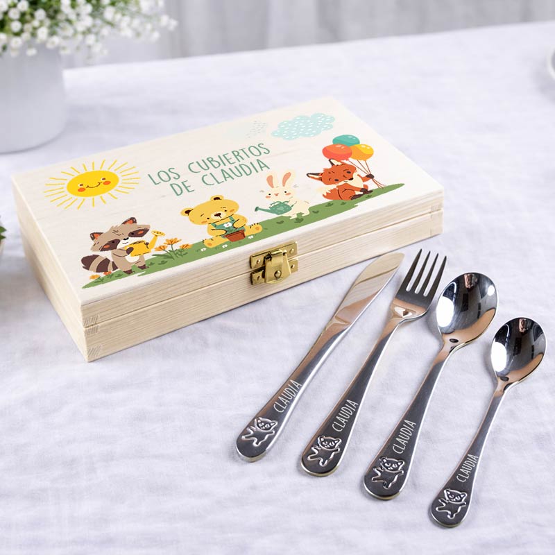 Cadeaux personnalisés: Couverts personnalis&eacute;s: Couverts personnalis&eacute;s pour enfants dans une bo&icirc;te en bois