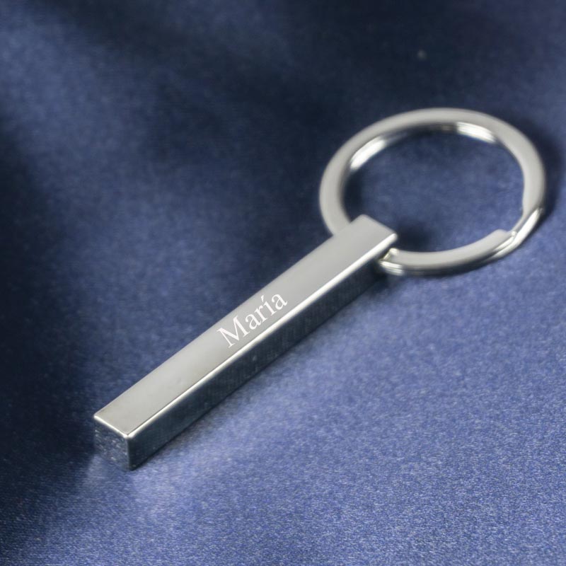 Cadeaux personnalisés: Bijoux personnalisés: Porte-clés à barre verticale gravée