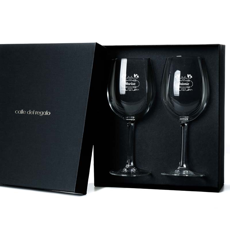 Cadeaux personnalisés: Art de la table personnalis&eacute;: Lot de deux verres &agrave; vin personnalis&eacute;s