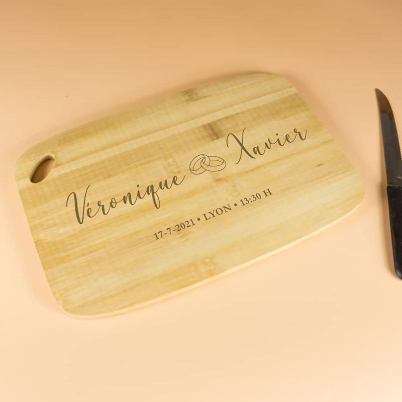 Cadeaux personnalisés: Décoration: Planche en bois gravée pour couple