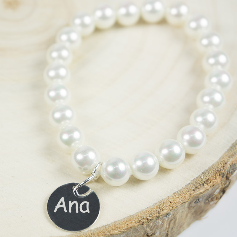 Cadeaux personnalisés: Bijoux personnalisés: Bracelet de perles avec médaille en argent gravée