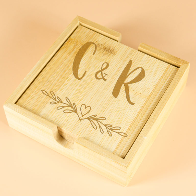 Cadeaux personnalisés: Décoration: Sous-verres en bambou gravés d’un monogramme