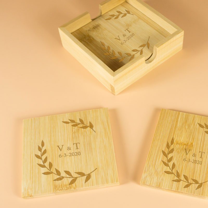 Cadeaux personnalisés: Décoration: Sous-verres en bambou gravés d’un monogramme