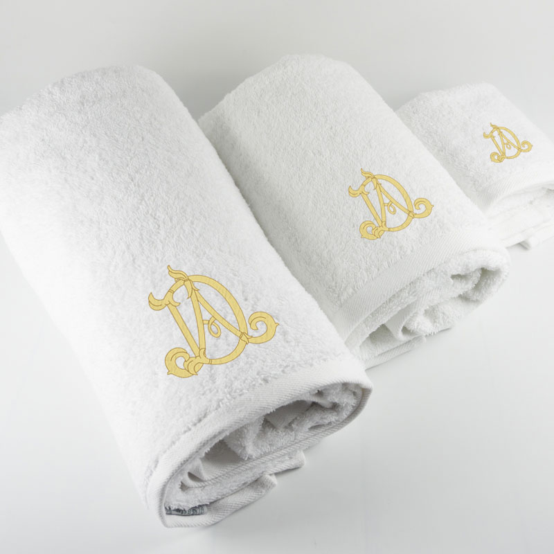 Cadeaux personnalisés: Cadeaux brodés: Serviettes brodées à monogramme