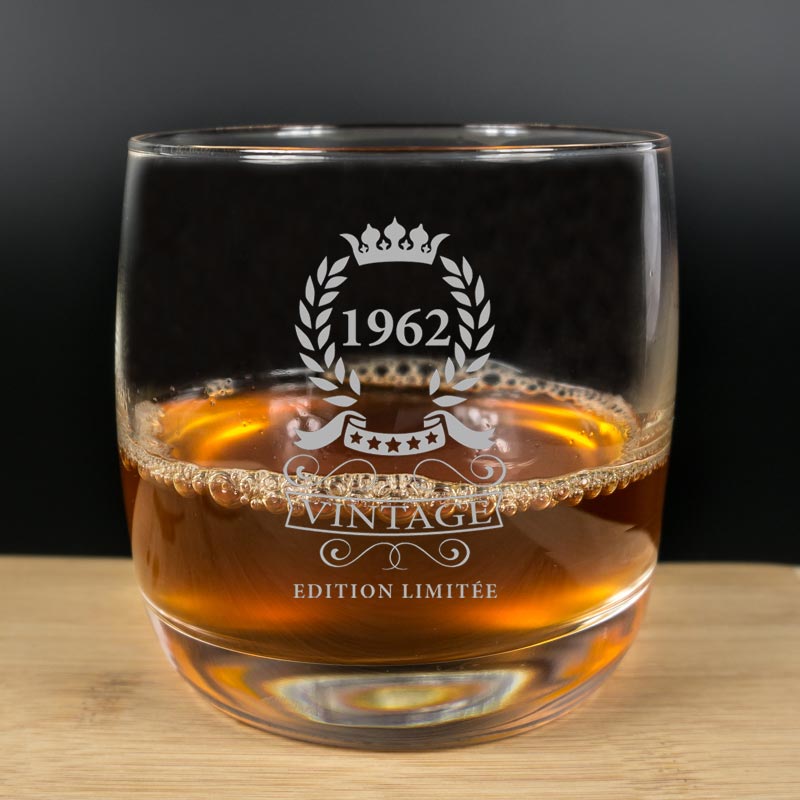 Cadeaux personnalisés: Art de la table personnalisé: Verre à whisky gravé '60 ans' édition limitée