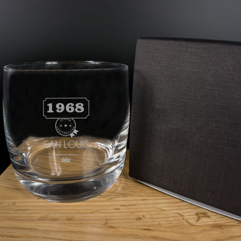Cadeaux personnalisés: Art de la table personnalisé: Verre à whisky personnalisé année de naissance