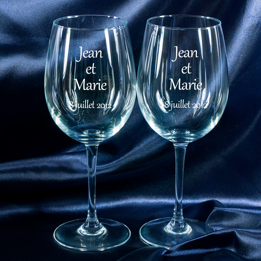 Cadeaux personnalisés: Art de la table personnalisé: Verres à vin gravés