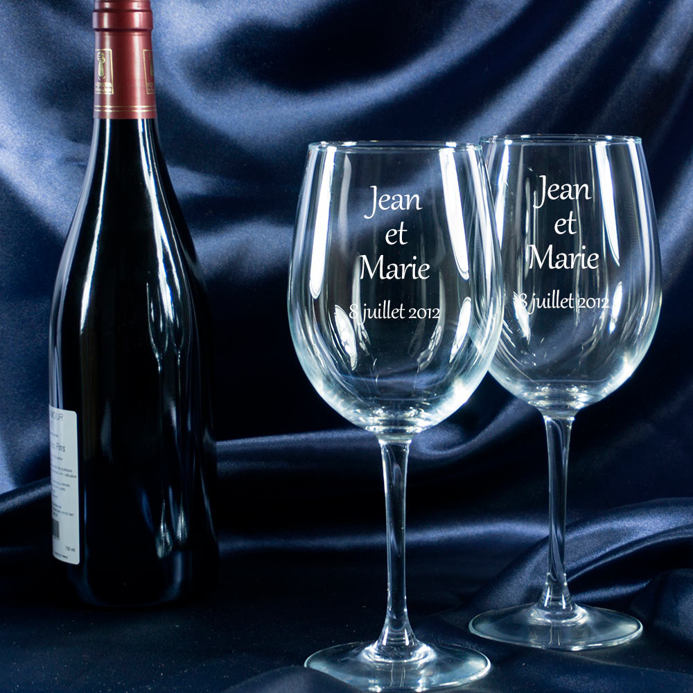 Cadeaux personnalisés: Art de la table personnalisé: Verres à vin gravés