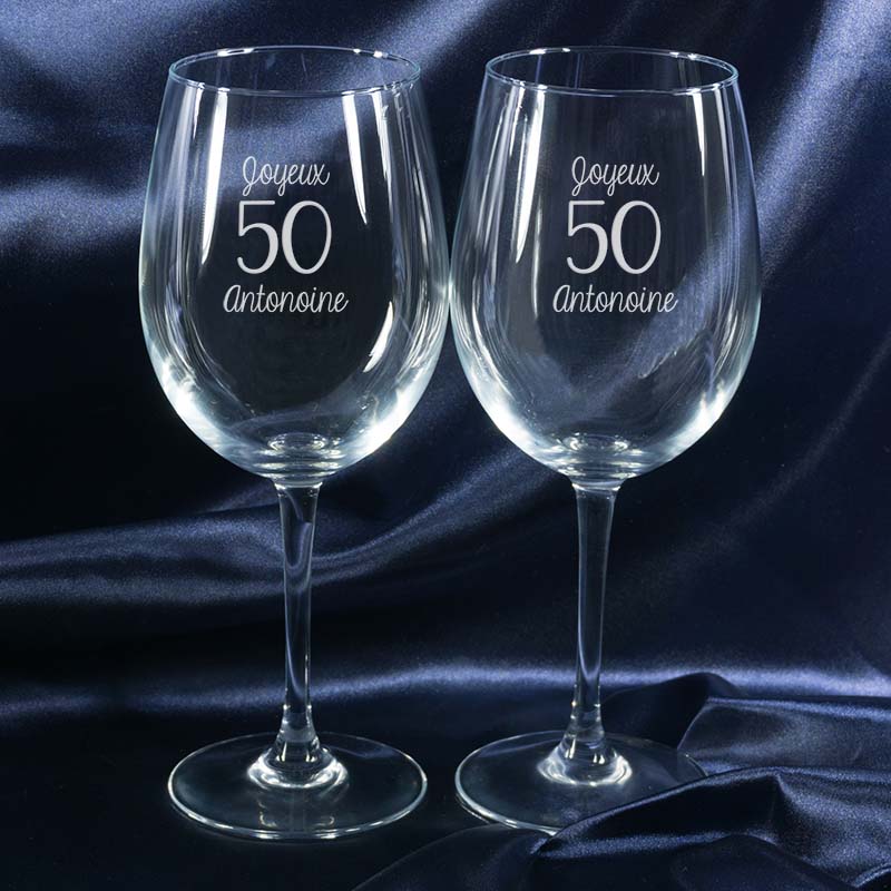 Cadeaux personnalisés: Art de la table personnalisé: Verres à vin gravés d'anniversaire